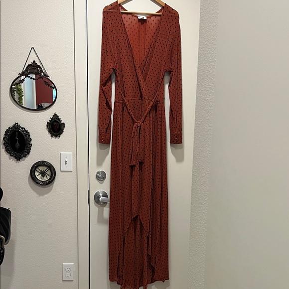 Unique Vintage Plus Size 1970s Rust & Black Polka Dot Farrah Maxi Dress - Picture 2 of 8